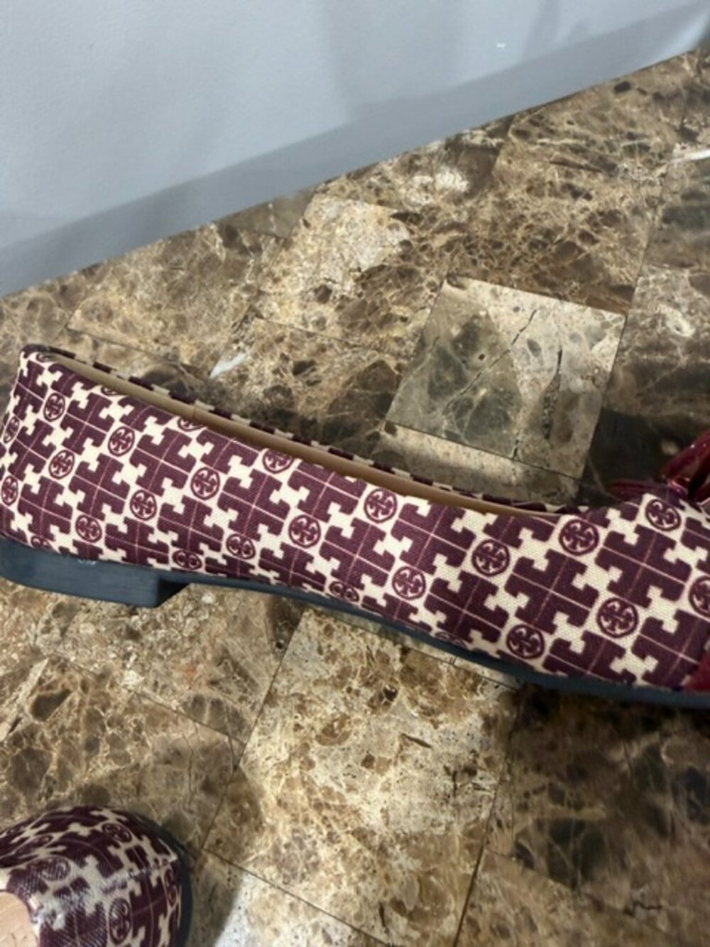 Tory Burch T Monogram Ballet Flats Red/Beige Jacquard & Patent Leather - Size 9 - Picture 3 of 12